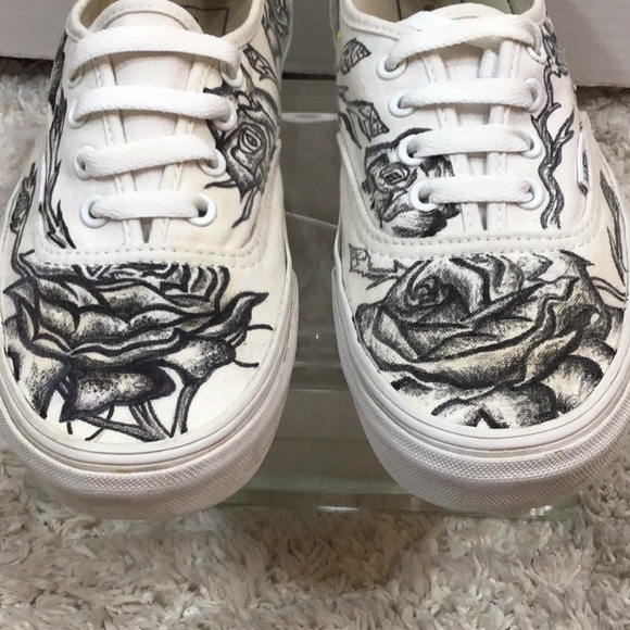 Vans custom black rose design sneakers 7.5 - Picture 3 of 12